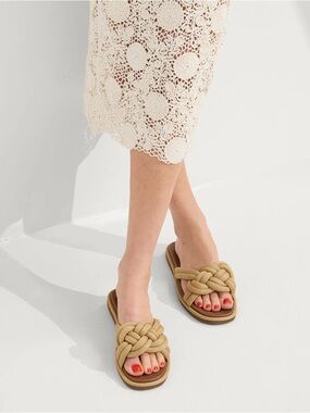 Rothy’s the summer sandal in golden sun - 7.5